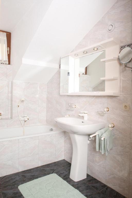 Gaestehaus Ortner Liesing Ruang foto